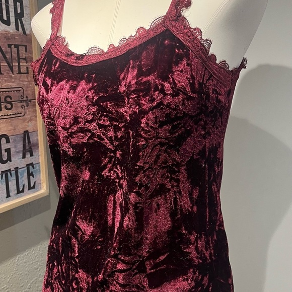 Paparazzi Red Velvet Tank Top with Lace Trim - Picture 3 of 9